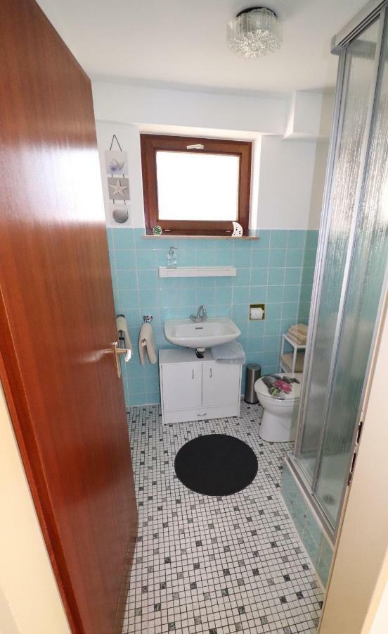 Haus Cornelia Apartamento Einruhr Exterior foto